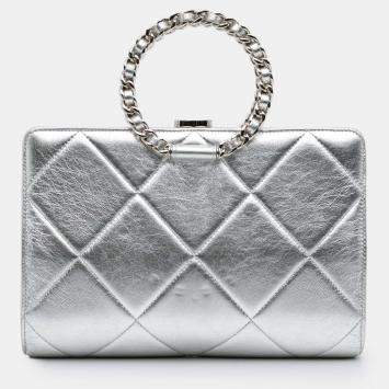 Pre Owned Chanel Silver Quilted Metallic Crumpled Lambskin In The Loop Clutch