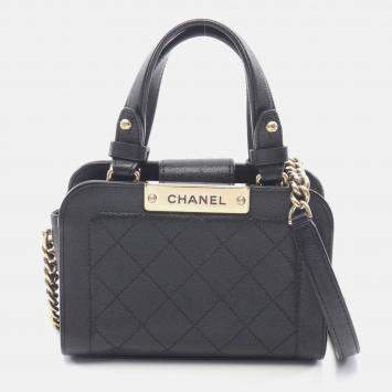 Pre Owned Chanel Matelasse Black Leather Shoulder Bag