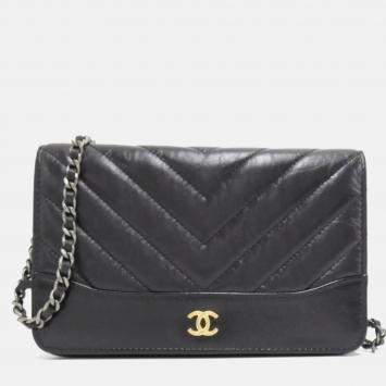 Pre Owned Chanel Gabrielle Chain Wallet