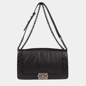Pre Owned Chanel Boy Reverso Medium Black Leather Shoulder Bag