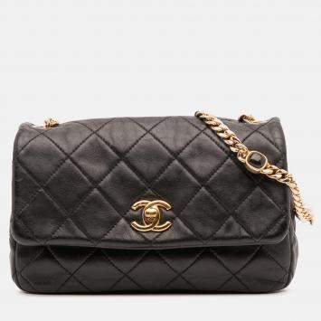 Pre Owned Chanel Black Small Quilted Lambskin Resin Pearl Chain Flap