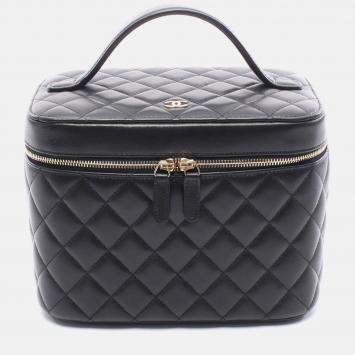 Pre Owned Chanel Matelassé Coco CC Black Lamb Leather Vanity Handbag