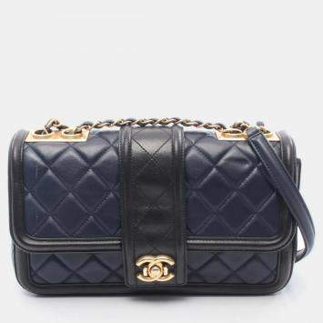 Pre Owned Chanel Matelassé Navy/Black Lambskin Leather Shoulder Bag
