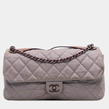 Pre Owned Chanel Grey Jumbo Iridescent Calfskin In The Mix Flap