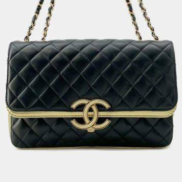 Pre Owned Chanel Black Medium Quilted Metallic Lambskin CC Chic Double Flap