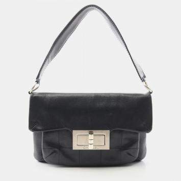 Pre Owned Chanel 2.55 Chocolate Bar Shoulder Handbag Leather Black Shw