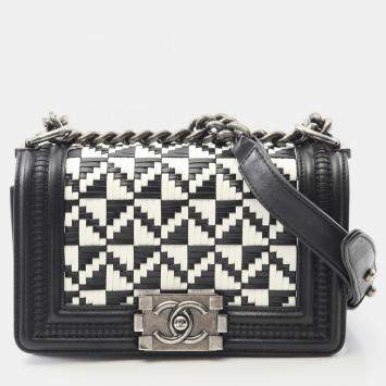 Pre Owned Chanel Boy White/Black Leather Shoulder Bag