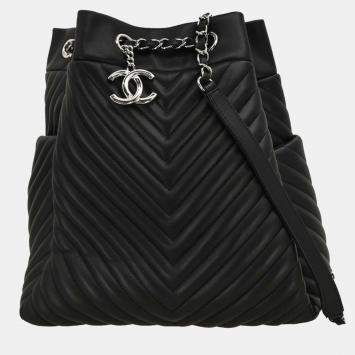 Pre Owned Chanel Black Lambskin Chevron Drawstring Shoulder Bag