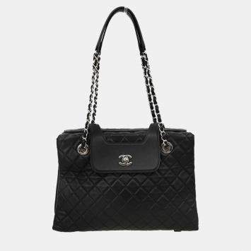 Pre Owned Chanel Black Lambskin Tote Handbag