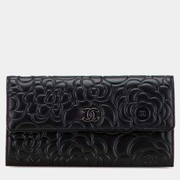 Pre Owned Chanel Black CC Lambskin Embossed Camellia Flap Wallet