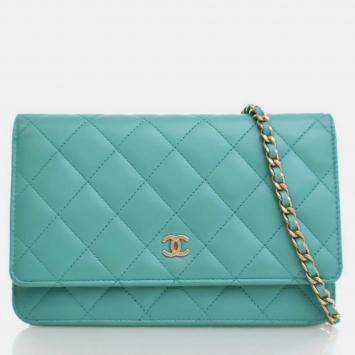 Pre Owned Chanel Green Lambskin Classic Wallet On Chain 