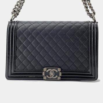 Pre Owned Chanel Boy Chanel Chain shoulder Bag Black Lambskin Patent Leather Size Large