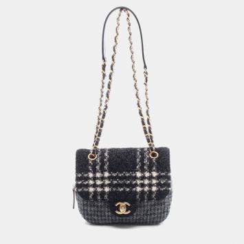 Pre Owned Chanel Black White Grey Wool Shoulder Bag