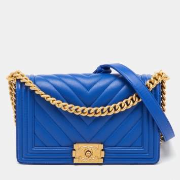 Pre Owned Chanel Blue Chevron Leather Medium Boy Flap Bag