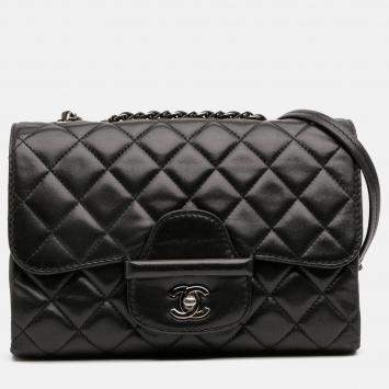 Pre Owned Chanel Black Small Quilted Lambskin Coco Loop Flap