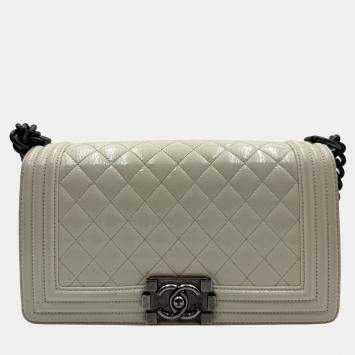 Pre Owned Chanel White Quilted Patent Leather Medium Boy Flap Bag