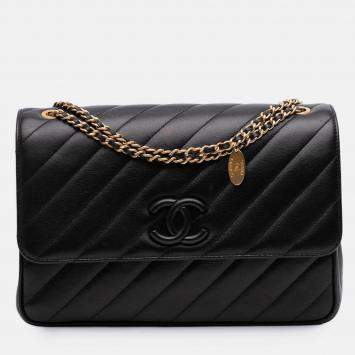 Pre Owned Chanel Black Diagonal Quilted Lambskin CC Signature Flap