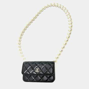 Pre Owned Chanel Maxi Pearls Black Quilted Calfskin Clutch With Chain