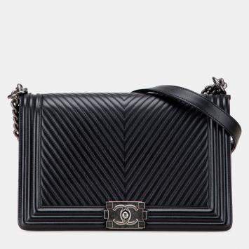 Pre Owned Chanel Black Medium Chevron Calfskin Boy Flap