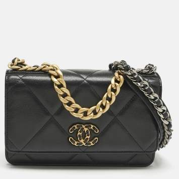 Pre Owned Chanel Black Quilted Leather 19 Flap Wallet on Chain