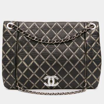 Pre Owned Chanel Black Quilted Metallic Distressed Lambskin CC Crystal Flap