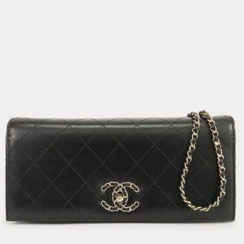 Pre Owned Chanel Black CC Stitched Lambskin Clutch With Chain