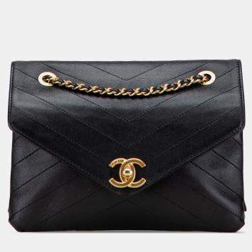 Pre Owned Chanel Black Small Chevron Lambskin Stitched Envelope Flap