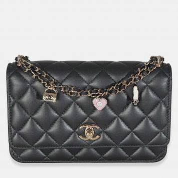 Pre Owned Chanel Black Pearly Quilted Lambskin Charms Wallet On Chain