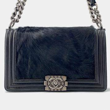Pre Owned Chanel Boy Chain Shoulder Bag With Coco Mark Caviar Skin Black