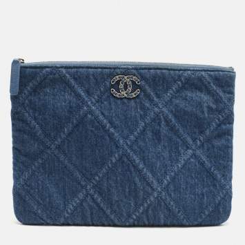 Pre Owned Chanel Blue Quilted Denim 19 O Case