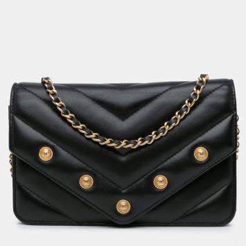 Pre Owned Chanel Black Chevron Lambskin Button Wallet On Chain