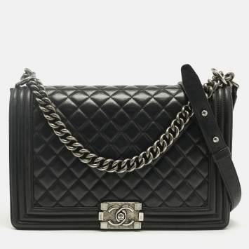 Pre Owned Chanel Black Quilted Leather New Medium Boy Flap Bag
