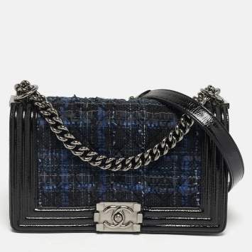 Pre Owned Chanel Black/Blue Quilted Patent Leather and Tweed Medium Boy Flap Bag