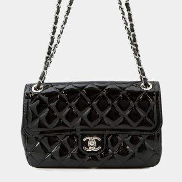 Pre Owned Chanel Matelasse Chain shoulder Bag Black Patent Leather Leather Size 25