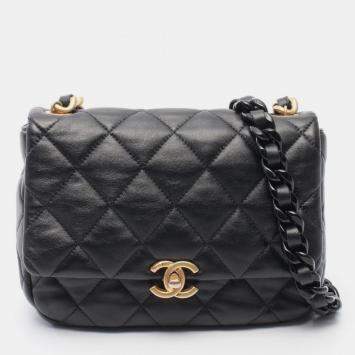 Pre Owned Chanel Matelasse Black Leather Shoulder Bag