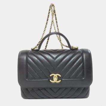 Pre Owned Chanel Chevron V-Stitch Handbag In Calf Leather
