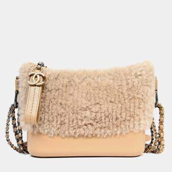 Pre Owned Chanel 2017-18 Beige Shearling/Leather Small Gabrielle Crossbody