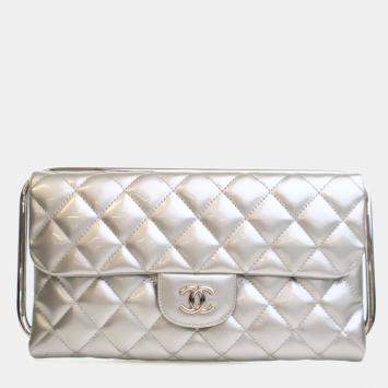 Pre Owned Chanel Metallic Silver Patent Metal Handle Clutch