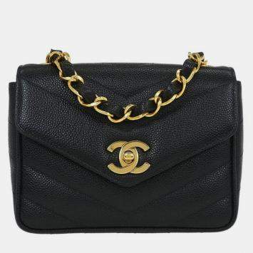 Pre Owned Chanel Black Calfskin Chevron Single Flap Shoulder Bag