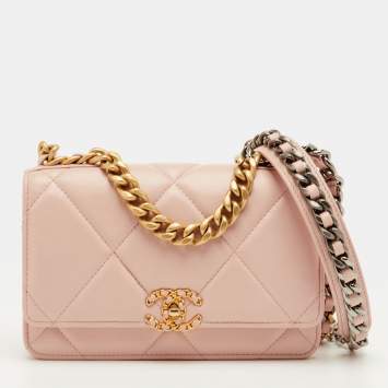 Pre Owned Chanel 19 Flap Pink Quilted Leather Wallet On Chain