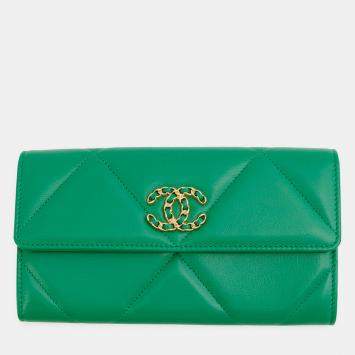 Pre Owned Chanel Chanel19 Long Flap Wallet Green Lambskin
