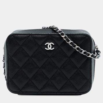 مملوكة مسبقًا Chanel Black CC Quilted Caviar Camera Bag