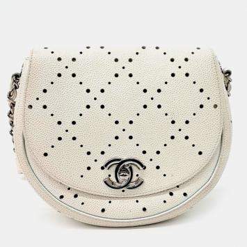 Pre Owned Chanel Cream Leather Caviar Punching Crossbody Bag
