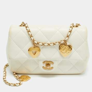 مملوكة مسبقًا Chanel Heart Charm Classic Single New Mini White Quilted Leather Flap Bag