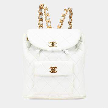 مملوكة مسبقًا Chanel Matelasse Coco Mark Chain Backpack In White Lambskin