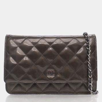Pre Owned محفظة شانييل كلاسيك بسطح مخطط بسلسلة للكتف (WOC)