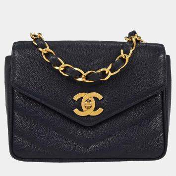 مملوكة مسبقًا Chanel Navy Calfskin Single Flap Shoulder Bag