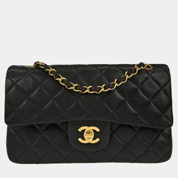 مملوكة مسبقًا Chanel Black Lambskin Small Classic Double Flap Shoulder Bag