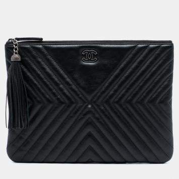 Pre Owned Chanel Black Medium Diagonal Chevron Calfskin Tassel O Case Clutch