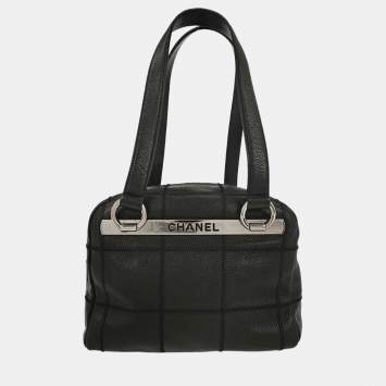 مملوكة مسبقًا Chanel Black Calfskin Choco Bar Handbag